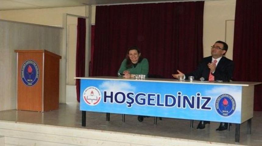 Kula&rsquo;da &Ouml;ğrencilere Eczacılık Ve Diş Hekimliği Mesleği Anlatıldı