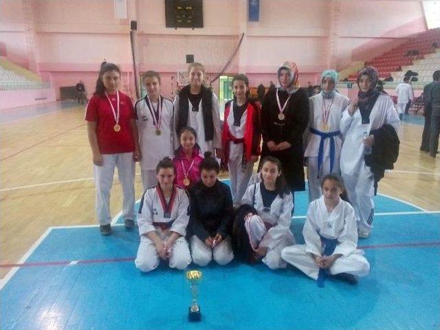 Yozgat’ta Okullar Arası Taekwondo Seçmeleri Yapıldı