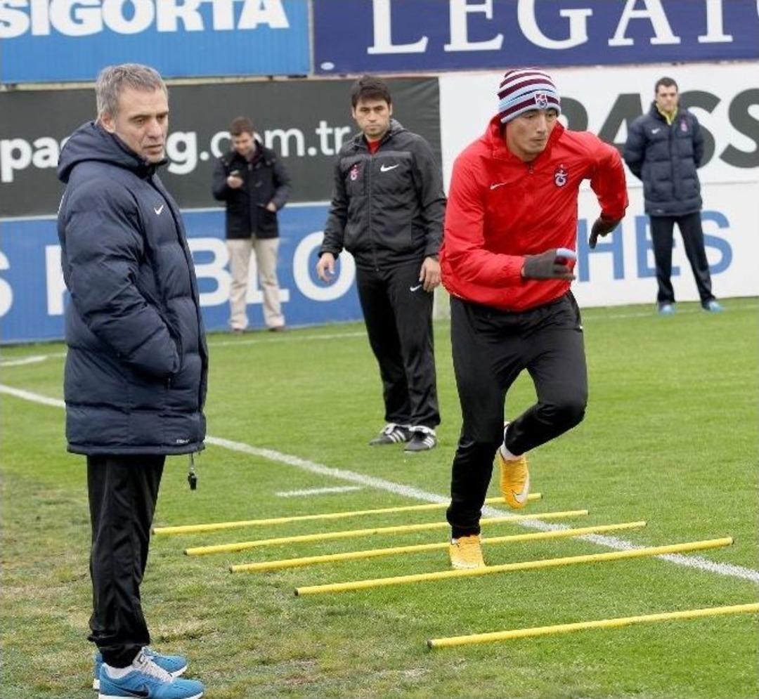 Trabzonspor, Akhisar Belediyespor Ma&ccedil;ı Hazırlıklarını S&uuml;rd&uuml;r&uuml;yor