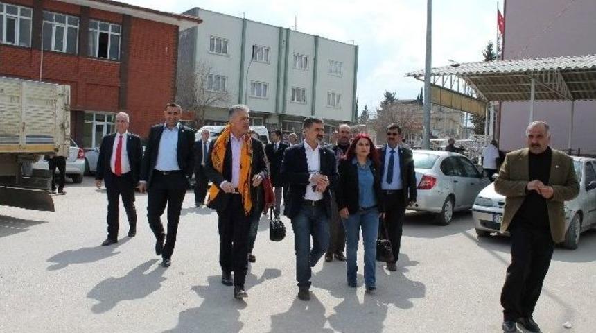 Osman Demirci Meydanlarda Aday Gibi &Ccedil;alışıyor