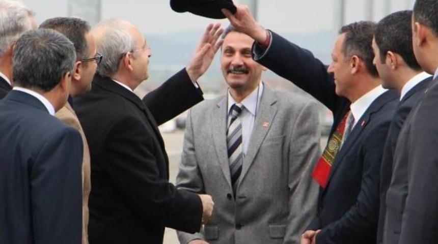 Kılı&ccedil;daroğlu, Elazığ'da Şeyh Ali Septi'nin T&uuml;rbesini Ziyaret Edip, Halktan Destek Istedi