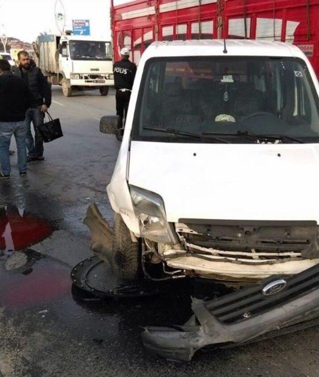 Sakarya&rsquo;da Trafik Kazası: 1 Yaralı 2