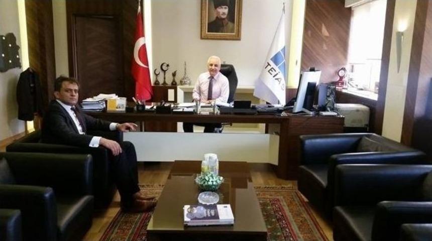 Kaynaşlı&rsquo;da Elektrik Kabloları Yer Altına Alınıyor