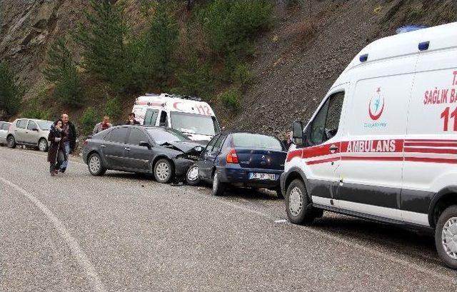 Karabük’te Trafik Kazası : 3 Yaralı