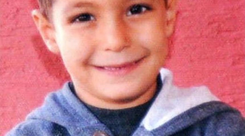 Sevgi Evi'nde Kalan 6 Yaşındaki Utku'nun Kolu Oklavayla Kırıldı