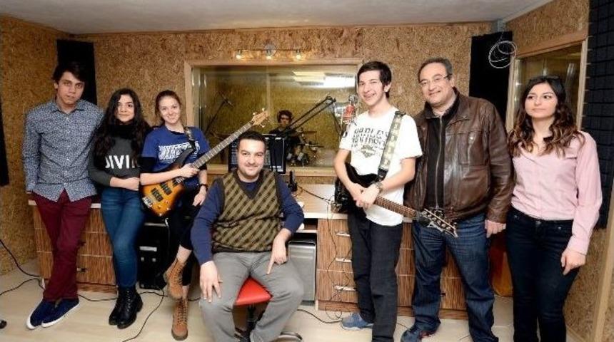 Osmangazi&rsquo;den Gen&ccedil; Starlara Alb&uuml;m