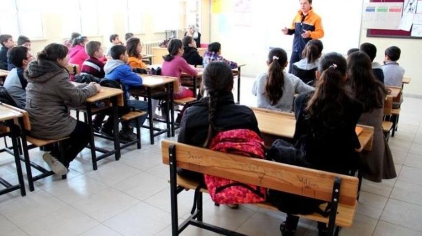 &Ouml;ğrencilere "temel Afet Bilinci" Eğitimi