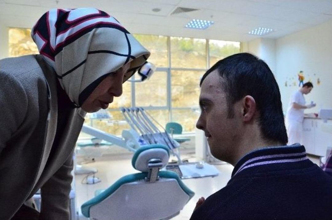 (&ouml;zel Haber) Down Sendromlu &Ccedil;ocukların Diş Taramasından Renkli G&ouml;r&uuml;nt&uuml;ler