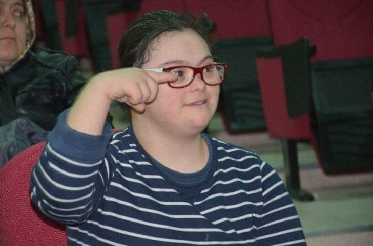 (özel Haber) Down Sendromlu Çocukların Diş Taramasından Renkli Görüntüler G3