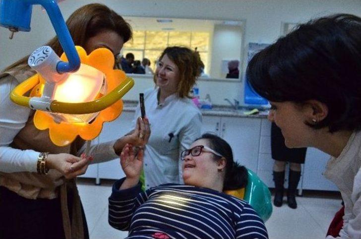 (özel Haber) Down Sendromlu Çocukların Diş Taramasından Renkli Görüntüler G4