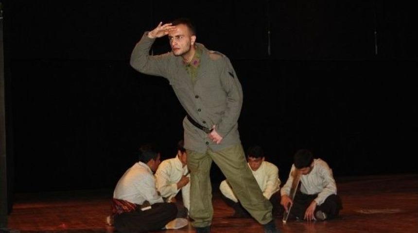 D&uuml;&rsquo;de, &Ccedil;anakkale Anması