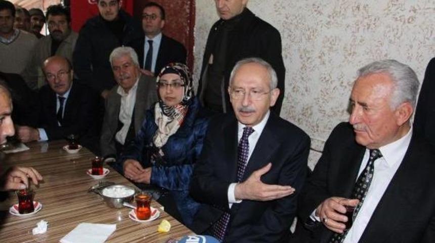 Kılı&ccedil;daroğlu, Elazığ'da Şeyh Ali Septi'nin T&uuml;rbesini Ziyaret Edip, Halktan Destek Istedi (2)