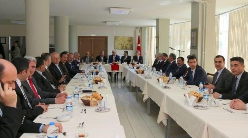 Milli Eğitim M&uuml;d&uuml;rleri Saruhanlı&rsquo;da Toplandı