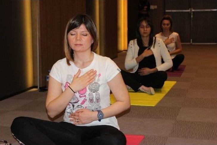 Memorial Ankara Hastanesi’nde Ücretsiz ‘hamilelik Yogası’ G2
