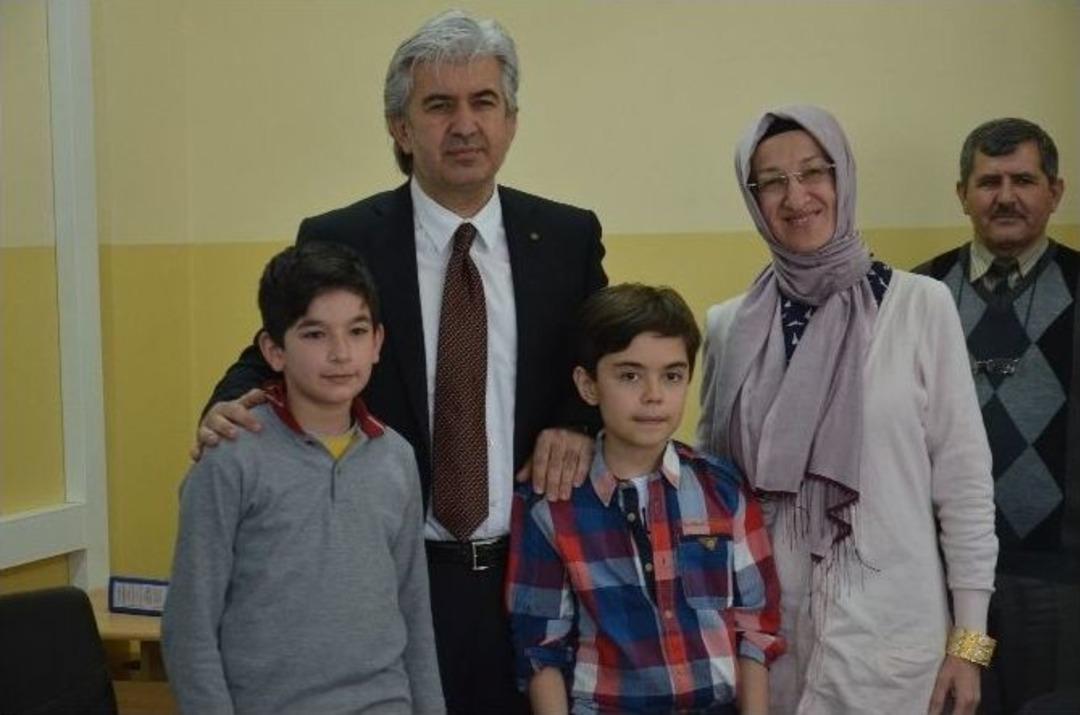 Manisa&rsquo;nın 17 İl&ccedil;esinin &Ouml;ğrenci Temsilcisi Akhisar&rsquo;da Toplandı