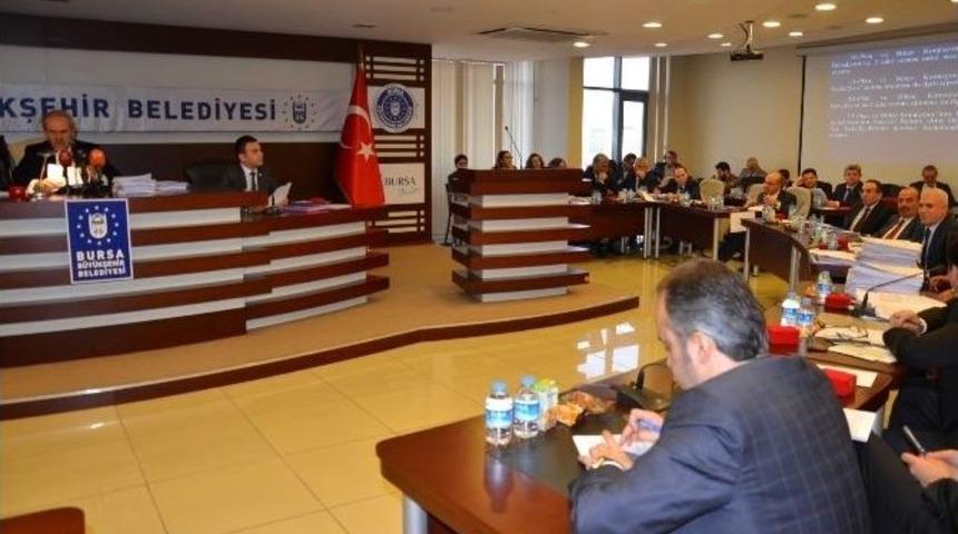 B&uuml;y&uuml;kşehir Meclisi&rsquo;nde Otob&uuml;s Tartışması