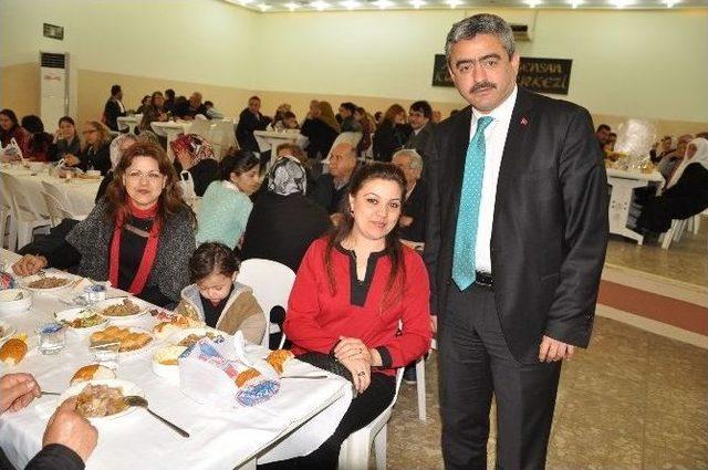 Nazilli Kaymakamlığı Şehit Ve Gazi Yakınlarına Yemek Verdi