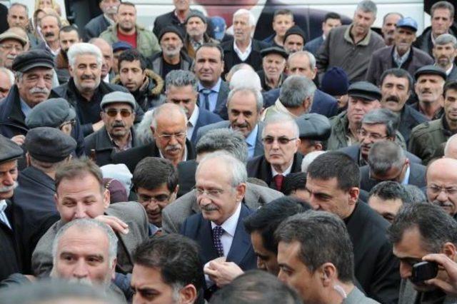 Kılıçdaroğlu, Elazığ'da Şeyh Ali Septi'nin Türbesini Ziyaret Edip, Halktan Destek Istedi(3)