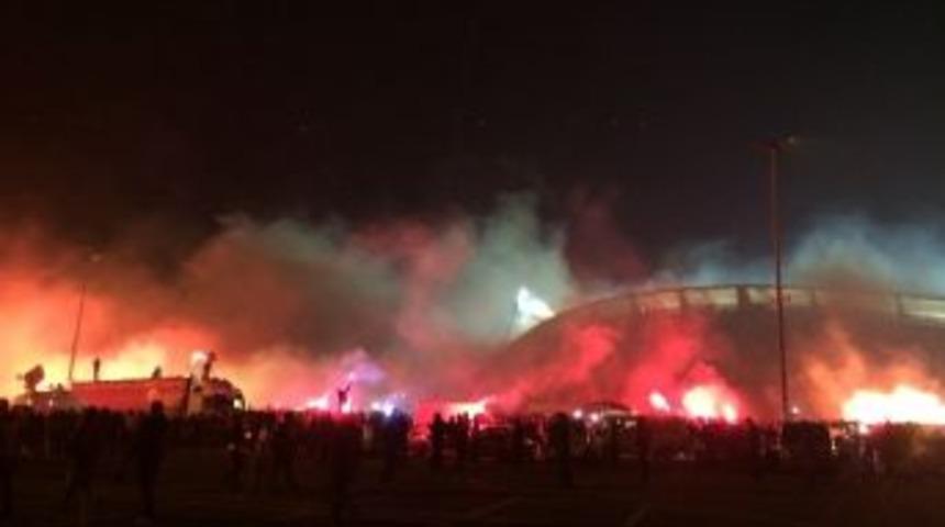 Beşiktaşlı Taraftarlardan 112. Yıld&ouml;n&uuml;m&uuml; Kutlaması