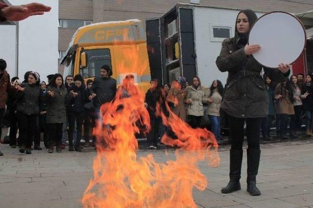 Bolu’da Bir Grup Öğrenci Nevruzu Kutladı