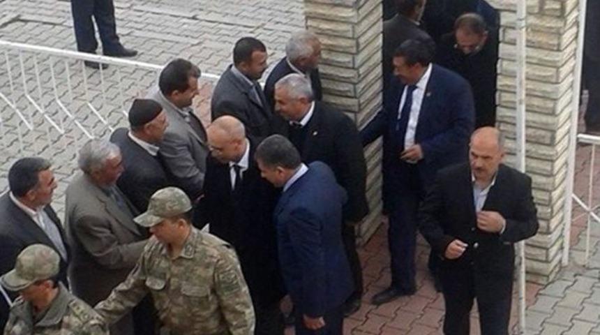 Vali &Ouml;zt&uuml;rk&rsquo;ten Aydınlar Beldesine Ziyaret