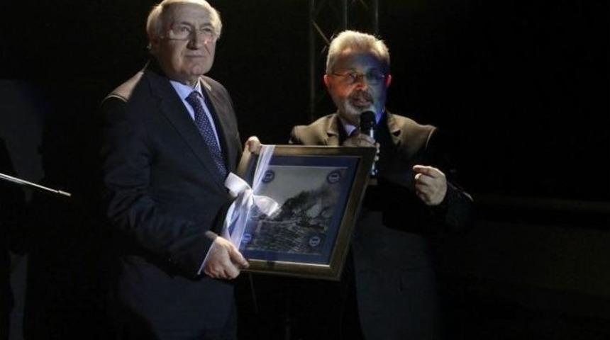 &Ccedil;anakkale Savaşı&rsquo;nın Hatıra Mendili Zaferin 100. Yılında Hediye Edildi