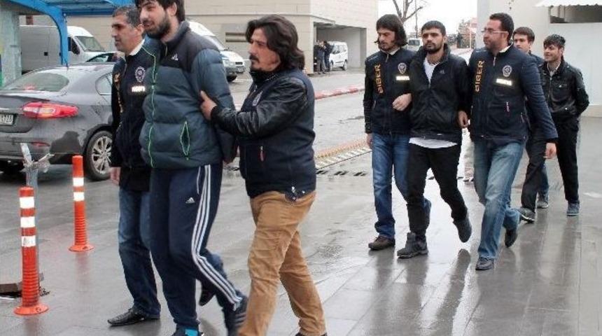 Hackerlerin Cezaevi Yolunda Son İsteği Oldu