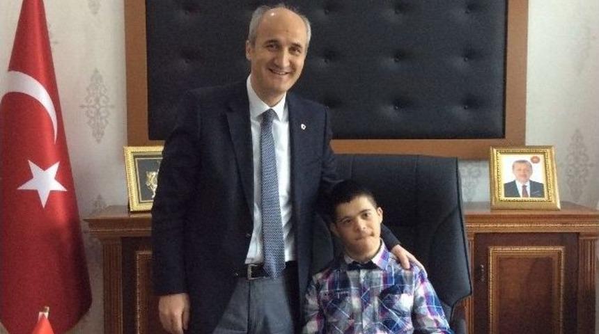 Down Sendromlu &Ouml;ğrencilerden Başkan Okay&rsquo;a Ziyaret