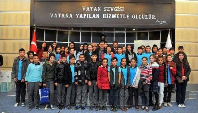 Başkan Tütüncü Öğrencilerle Bir Araya Geldi