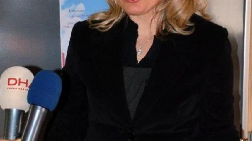 Davetiyeyle T&uuml;rkiye&rsquo;Nin Ilk Kadın F16 Pilotu Oldu