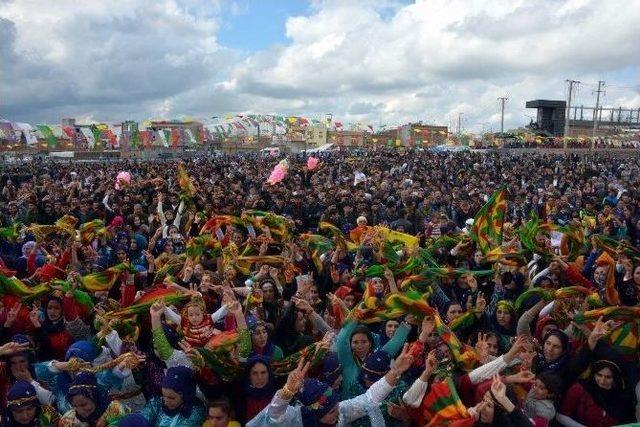 Siverek&rsquo;te Nevroz Kutlamaları Başladı 1