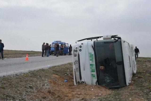 Konya’Da Okul Servisi Devrildi: 18 Yaralı