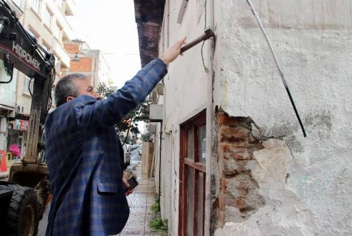 60 Yıllık Metruk Bina Belediye Tarafından Yıkıldı