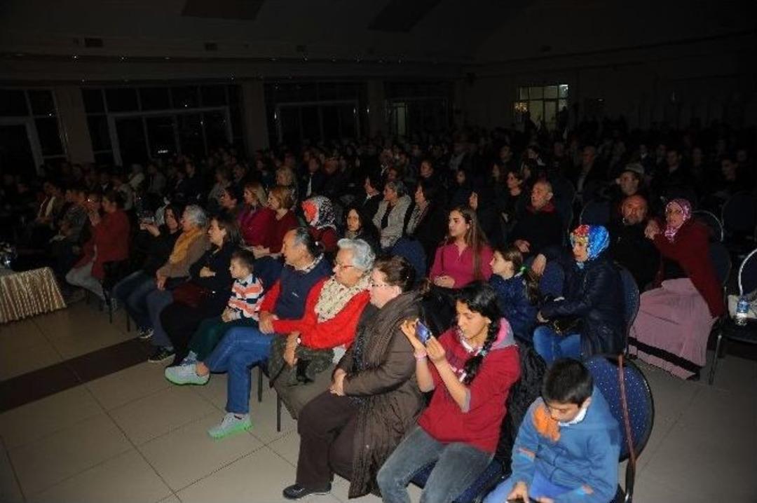 &Ccedil;anakkale Zaferi&rsquo;ne 90 Kişilik Koroyla Kutlama