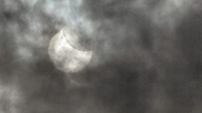 G&uuml;neş Tutulması İstanbul&rsquo;dan B&ouml;yle İzlendi
