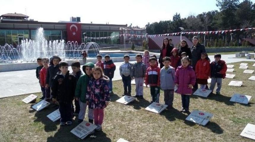 Minik &Ouml;ğrencilerden Atalarına Ziyaret