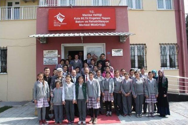 Öğrencilerden Rehabilitasyon Merkezine Ziyaret