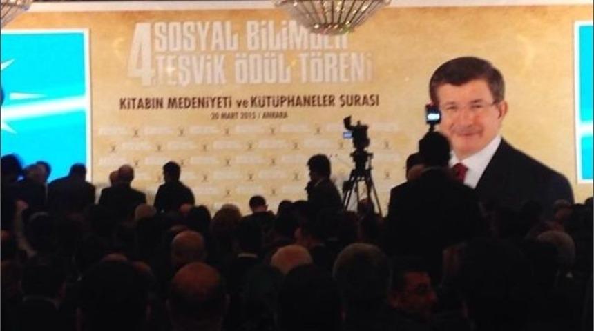 Dr. İsmail Gündoğdu, Ak Parti’nin Ödül Töreni’ne Katıldı