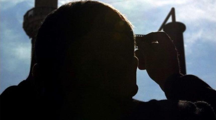 Eskişehir&rsquo;de G&uuml;neş Tutulması İlgi İle İzlendi