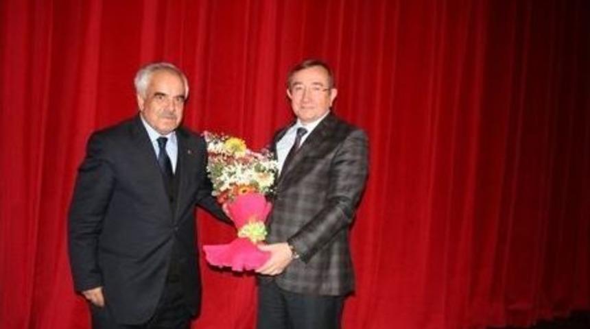 ’din Görevlilerinin Sorunları Ve Sorumlulukları’ Konulu Konferans Düzenlendi