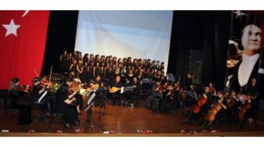 &Ccedil;anakkale Şehitleri&rsquo;ni Konserle Andılar