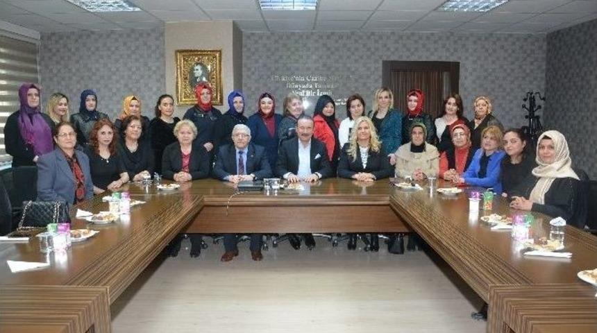 Başkan Doğan, Ak Kadınları Misafir Etti