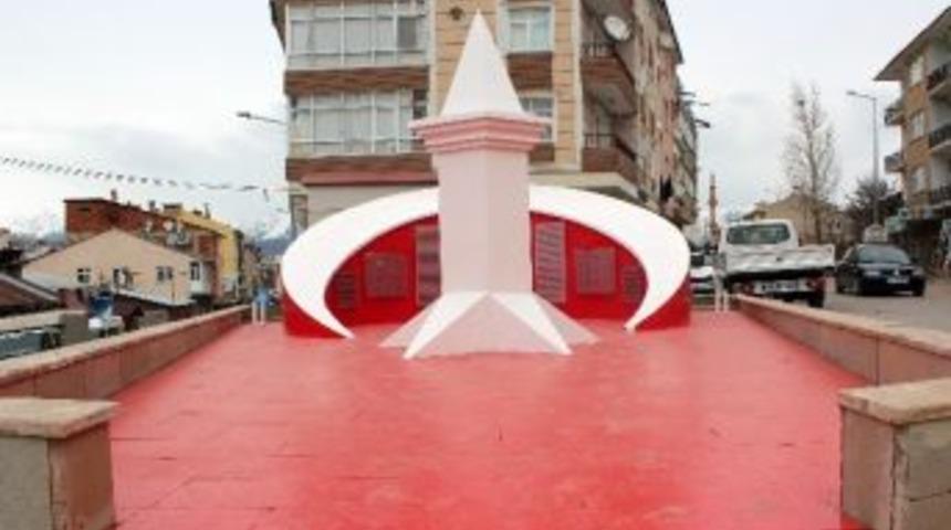 Zahit &Uuml;steğmen Anıtının Bakım Ve Onarımı Yapıldı