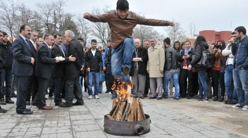 Nevruz Bayramı, İn&ouml;n&uuml; &Uuml;niversitesi&rsquo;nde Coşkuyla Kutlandı