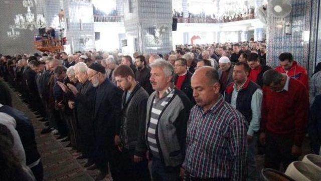 Mersin de Güneş Tutulurken küsuf Namazı Kılındı 2