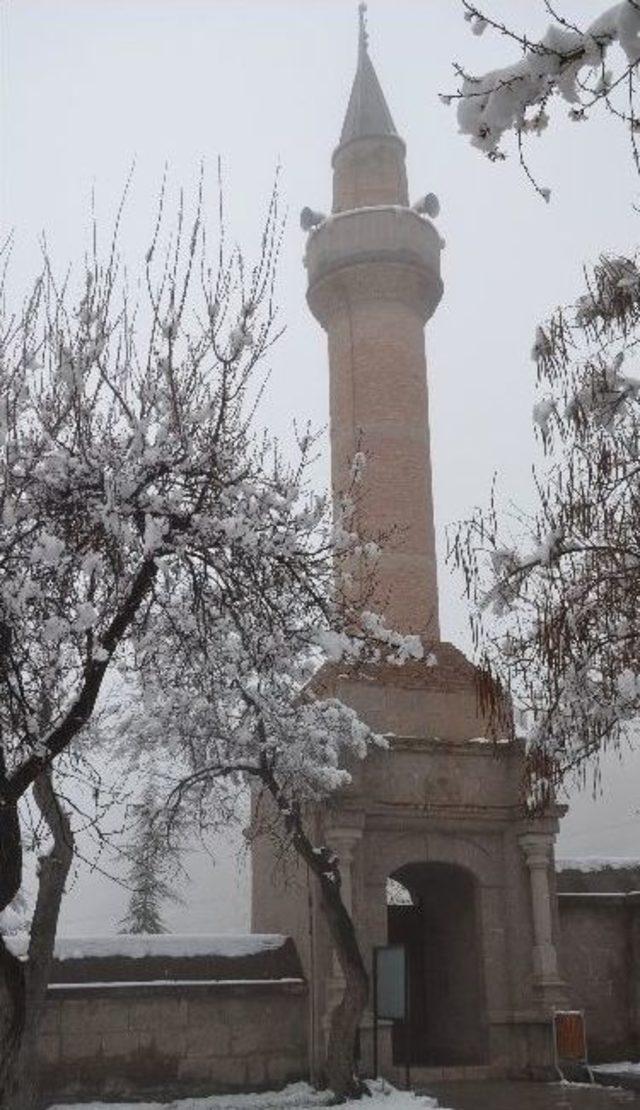 Güzelyurt Beyaza Büründü