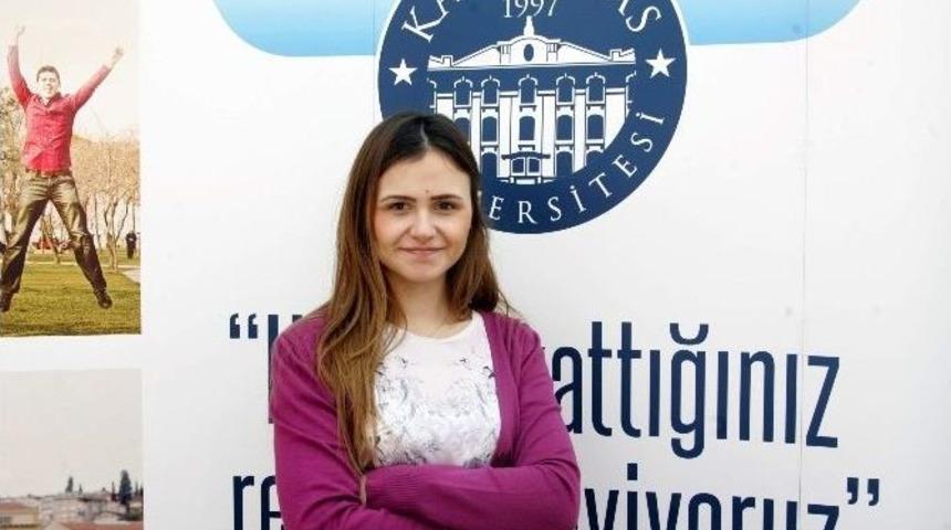 Kadir Has &Uuml;niversitesi&rsquo;nin En &Ccedil;ok &Ouml;v&uuml;nd&uuml;ğ&uuml; Alan Burslu &Ouml;ğrenci
