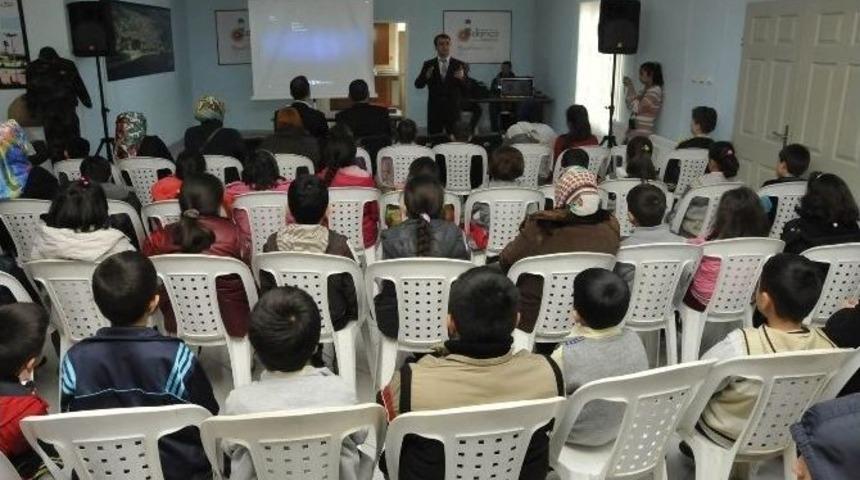 Darıca Bilgi Evleri Çanakkale Zaferini Kutladı