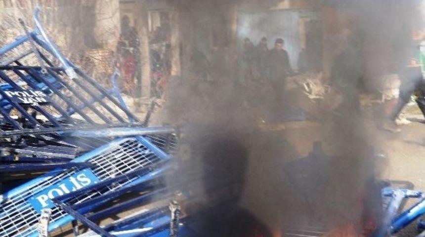 Van&rsquo;da Olaylı Nevruz Kutlamaları