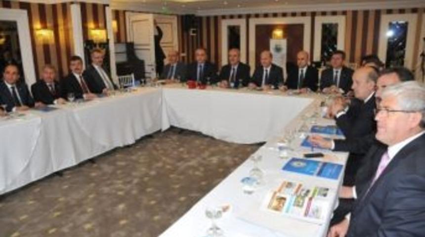 Belediye Başkanları İneg&ouml;l&rsquo;de Toplandı